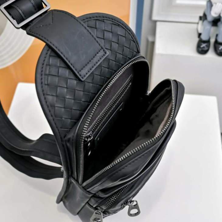 Picture of Bottega Veneta Mens Bags _SKUfw186540177fw